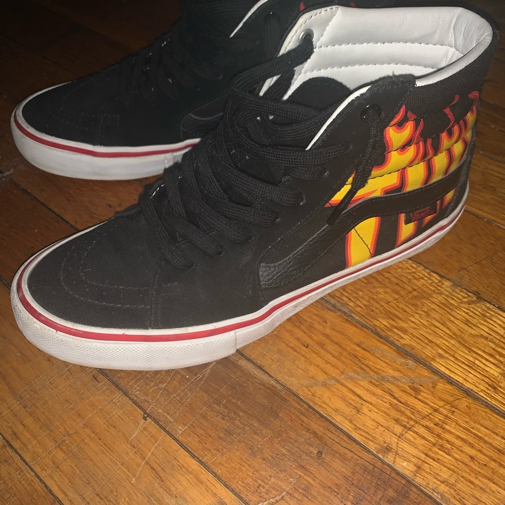 Vans x Thrasher Sk8 Hi Pro suede black and red High-Top Sneakers with Flames